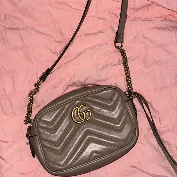 Gucci Tan Crossbody Bag with GG Logo and Chevron Quilting - Picture 1 of 5